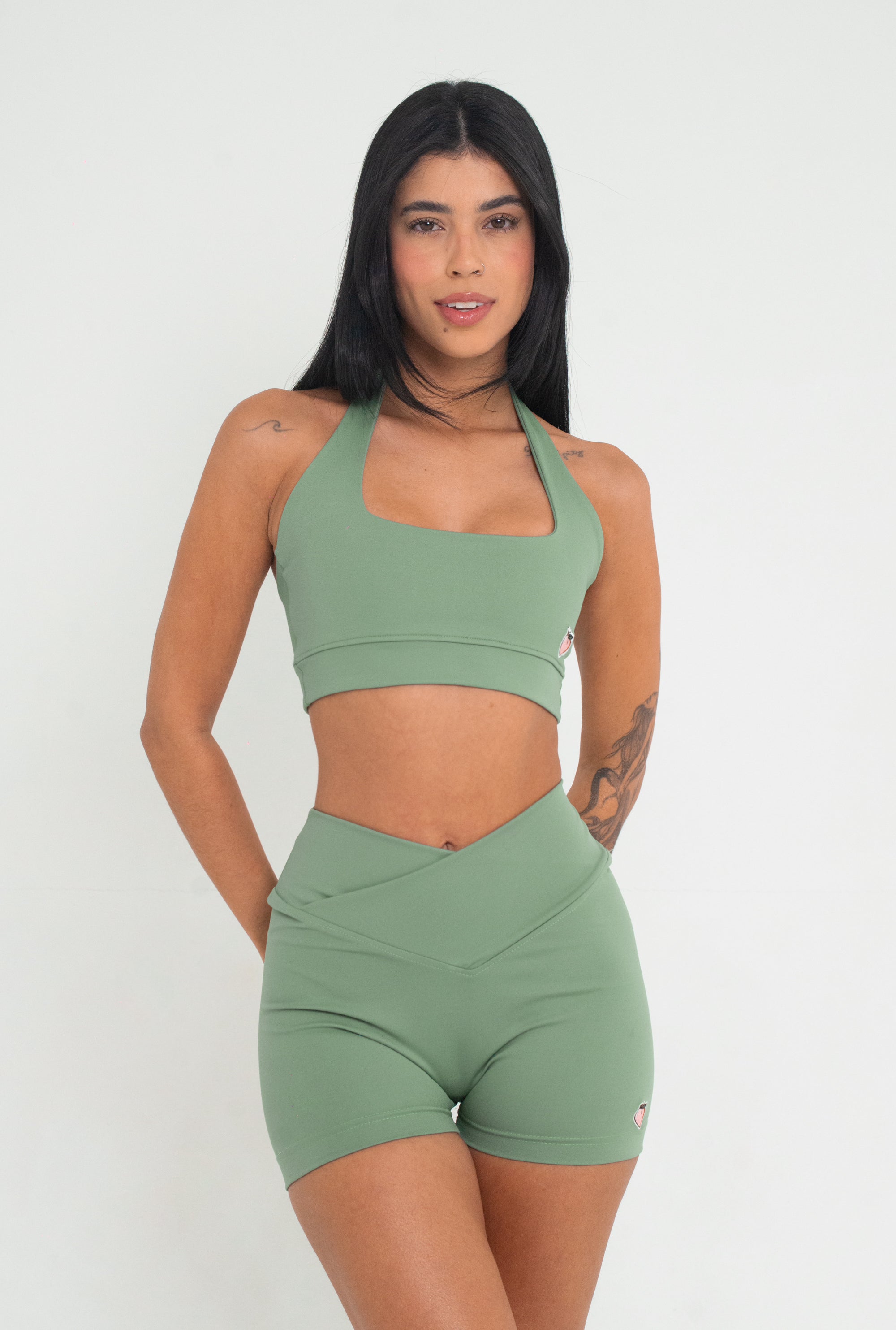 short com cós transpassado na cor matte