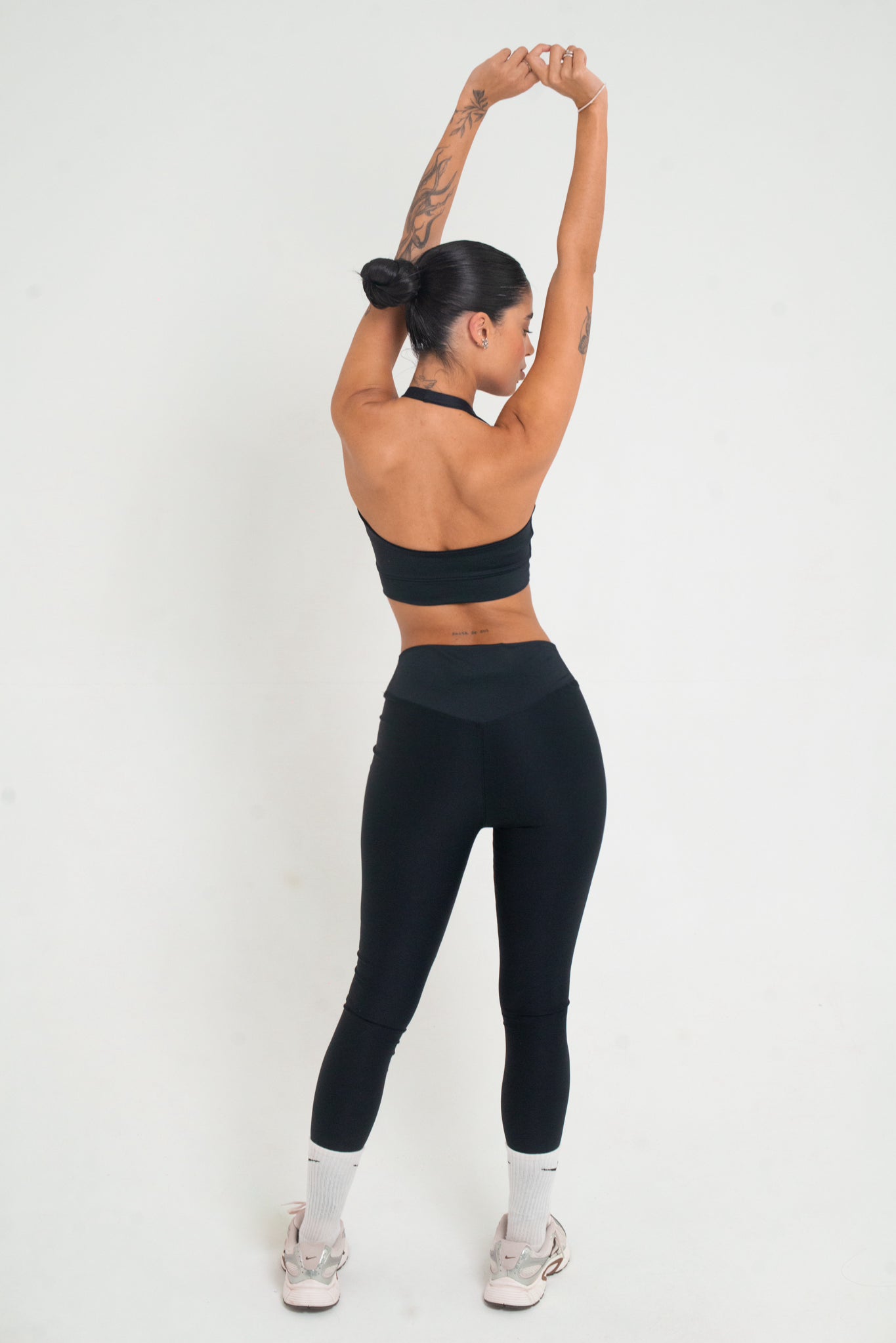 legging com cós transpassado na cor black