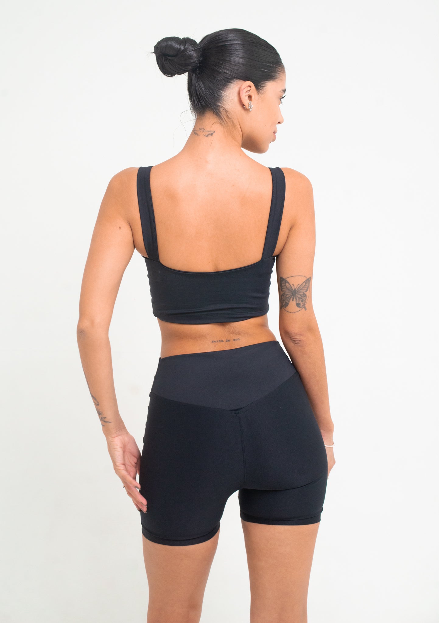 short com cós transpassado na cor black