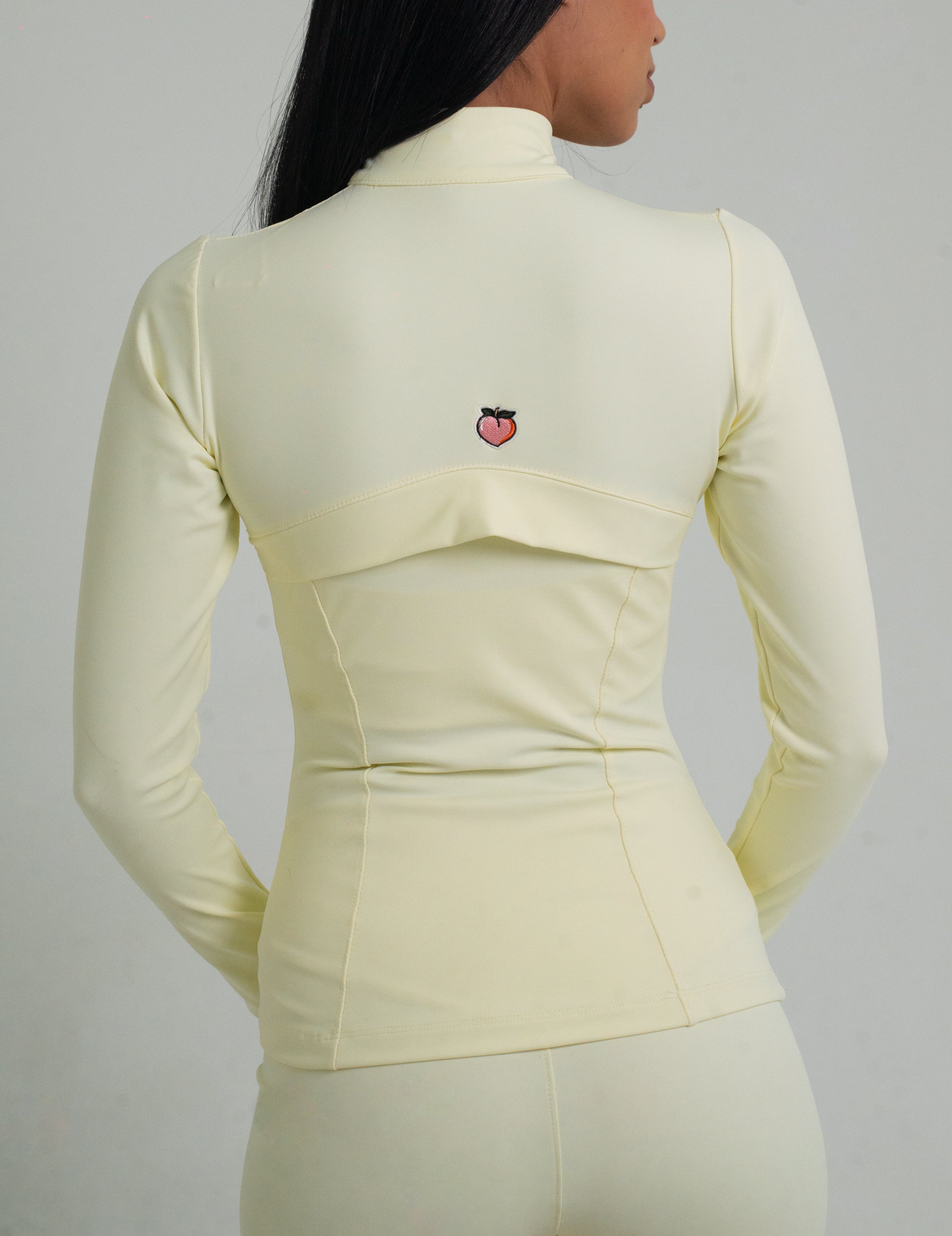 jaqueta compressora com bolso na cor natural