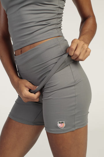 shorts com cós dobrado na cor moon