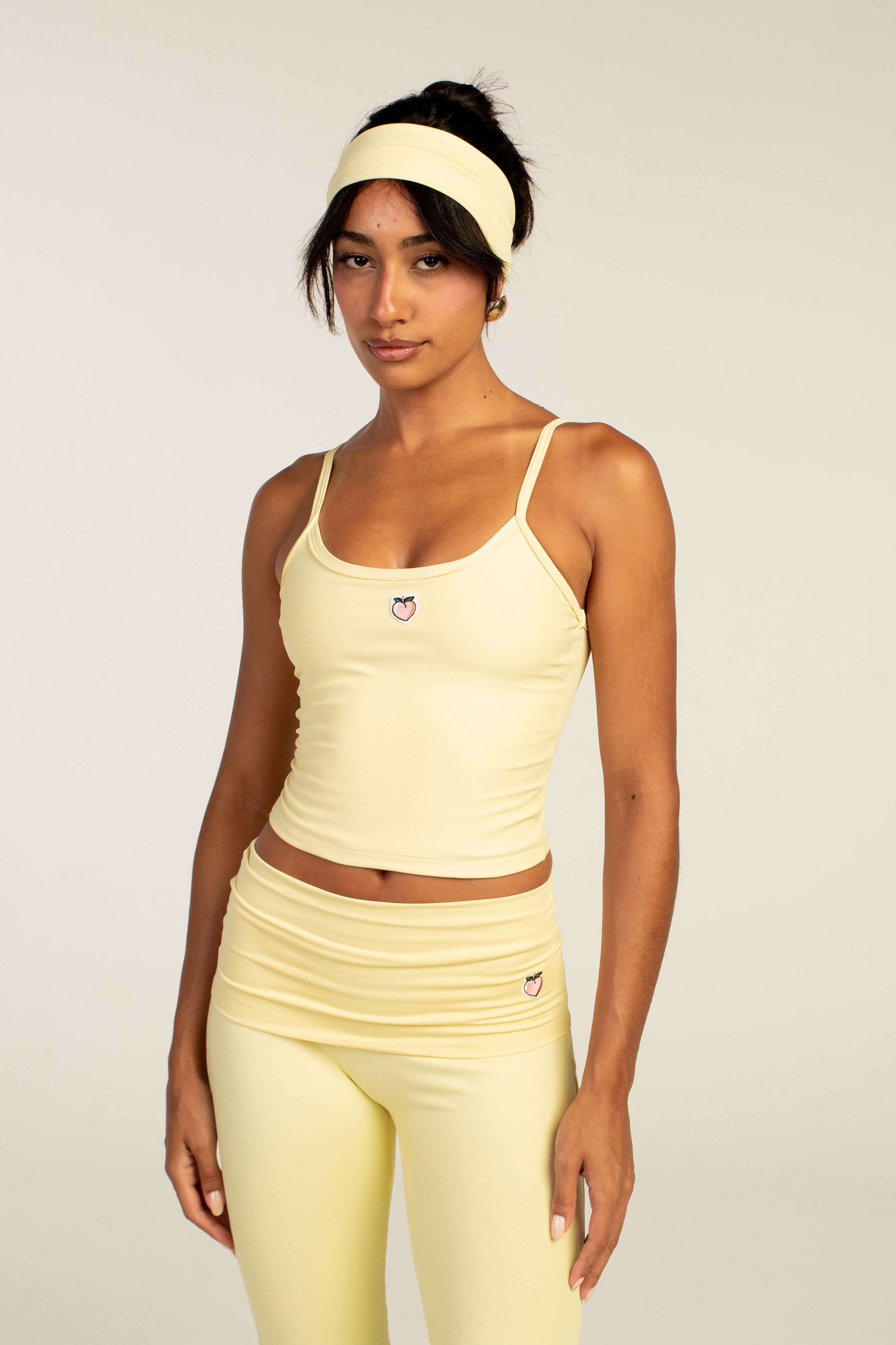 top de alcinha na cor sunlight