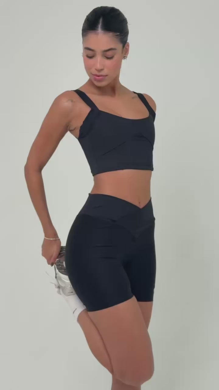short com cós transpassado na cor black