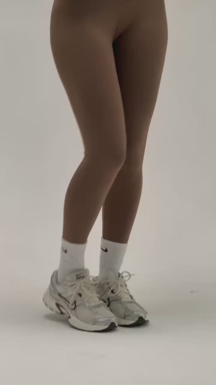 legging com cós transpassado na cor marrone